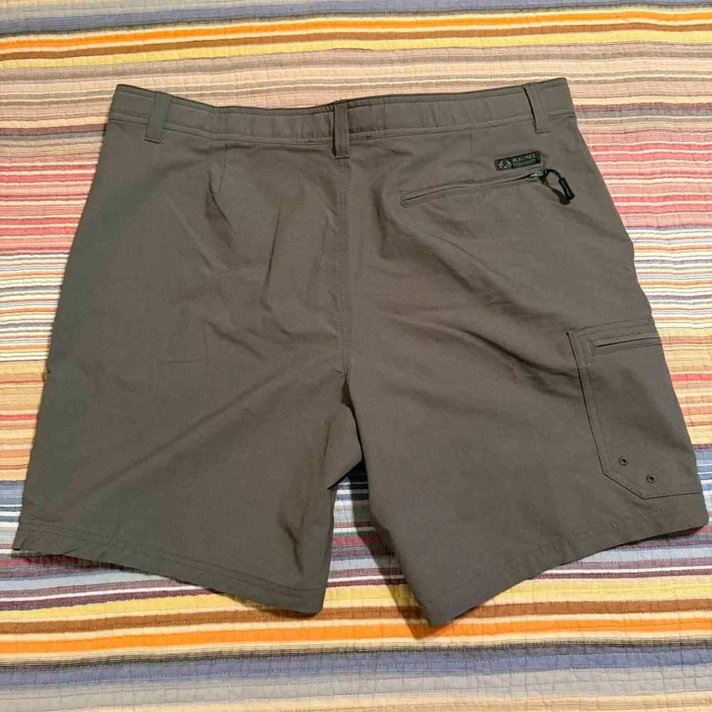 Realtree‎ Fishing Mens XL 40/42 Gray Stretch Cargo Shorts Integrated Belt Hiking